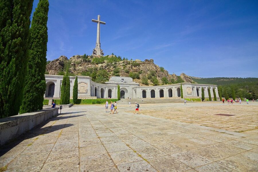 From Madrid: El Escorial and Valley's Basilica Half Day Tour - Why El Escorial is worth the morning trip