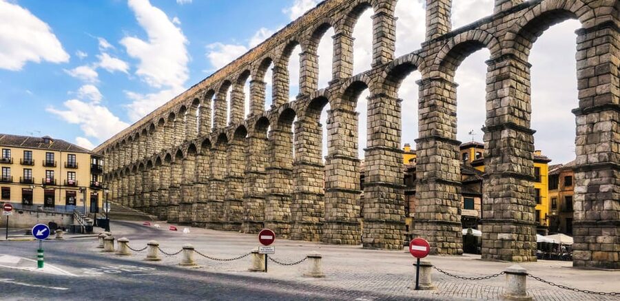 From Madrid: Guided Day Trip to Segovia, optional Alcázar - Gothic cathedral, Plaza Mayor, and the Jewish Quarter