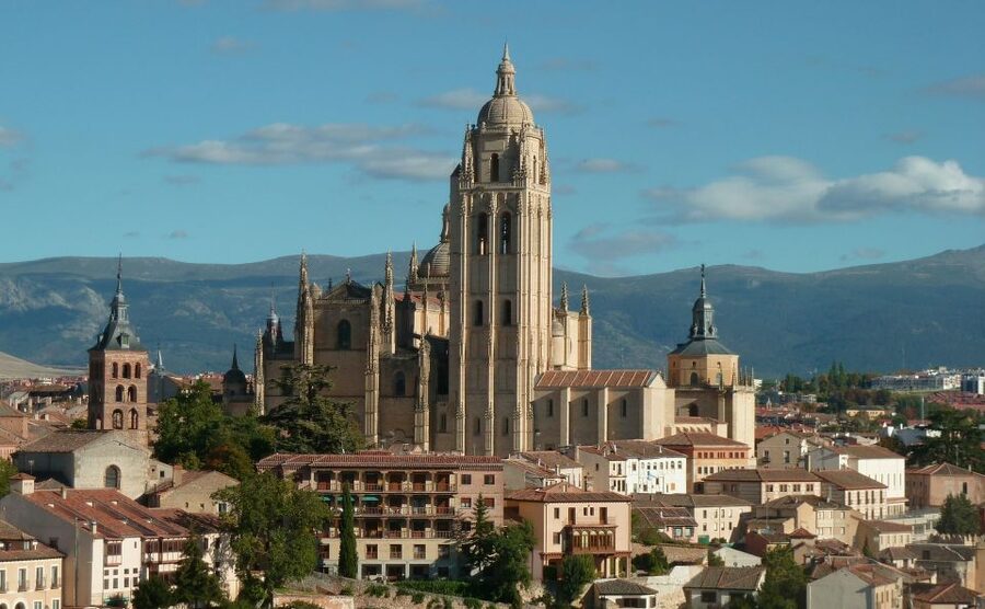 From Madrid: Segovia & Avila Day Trip with Optional Tickets - Who will get the most from this tour