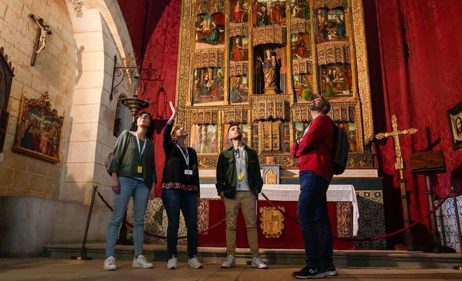 From Madrid: Segovia Tour with Cathedral and Alcazar Entry - Guides, languages, and group size