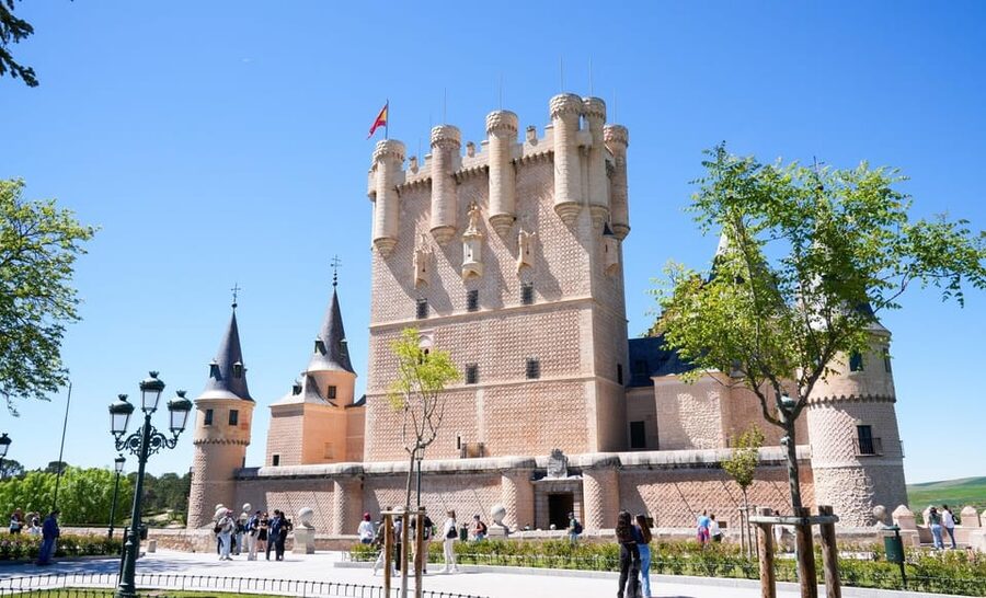 From Madrid: Segovia Tour with Cathedral and Alcazar Entry - Meeting Segovia’s Roman aqueduct