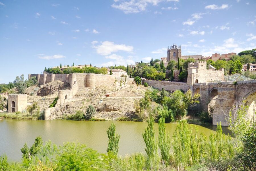 From Madrid: Toledo and Segovia Guided Day Trip - Walking Toledo’s old town