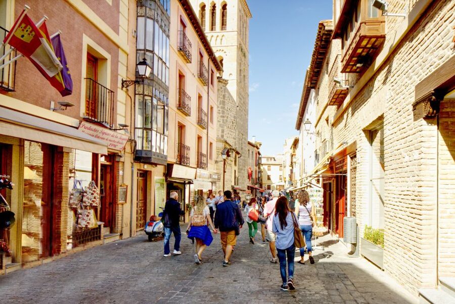 From Madrid: Toledo and Segovia Guided Day Trip - Bilingual guiding and group pace