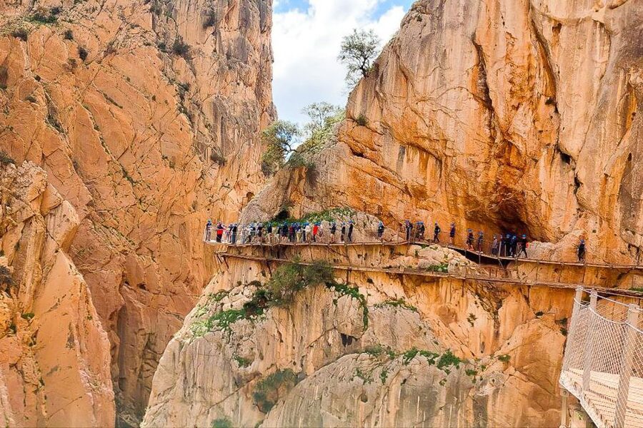 From Málaga: Caminito del Rey Guided Day Trip - Walking the 7-kilometer Caminito del Rey