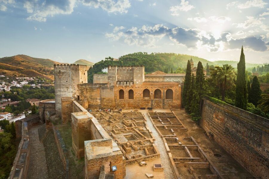 From Seville: Granada & Alhambra Tour with Optional Ticket - Choosing between the Alhambra and the Albaicín