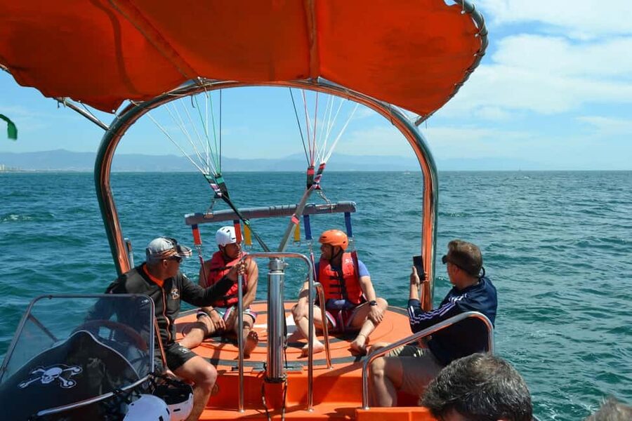 Fuengirola: Deluxe Parasailing Flight from Fuengirola Port - Coming back to the boat