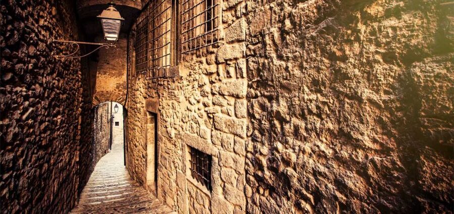 Girona: Game of Thrones Small Group Tour - Who should book this walking tour?