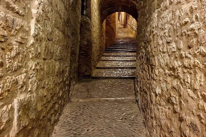Girona History and Legends Tour Small Group from Girona - Two hours through Girona’s medieval and Jewish quarters