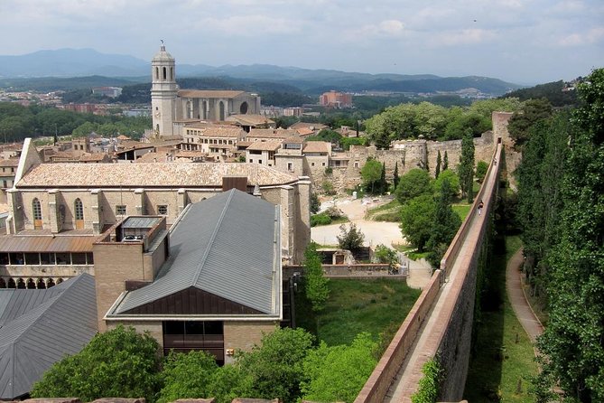 Girona History and Legends Tour Small Group from Girona - Starting in Sant Feliu Square
