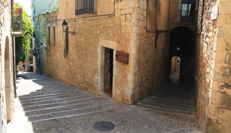 Girona: Small Group Walking Tour - Key points to know before booking