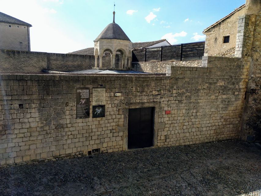Girona: Small Group Walking Tour - Slow streets and the Jewish quarter