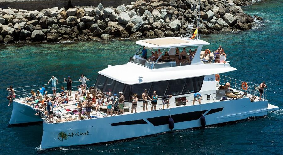 Gran Canaria: Afternoon Catamaran Cruise with Food & Drink - Anchoring in a clear-water bay