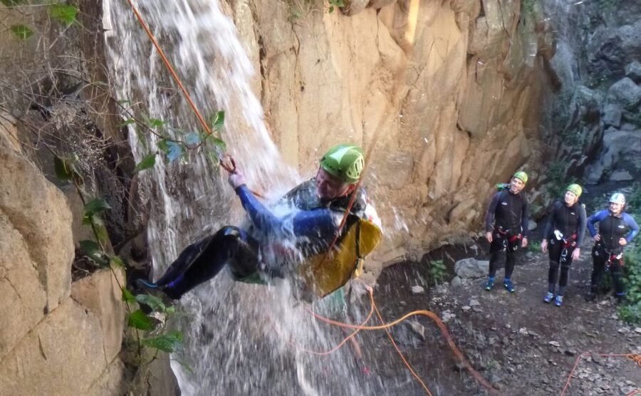 Gran Canaria: Canyoning Trip - Four Waterfalls, Natural Slides, and Rope Work