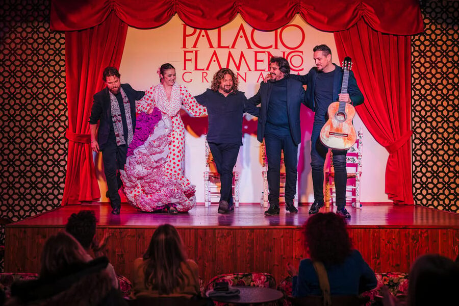 Granada: 1-Hour Traditional Flamenco Show at Palacio - Why this small Granada flamenco show works