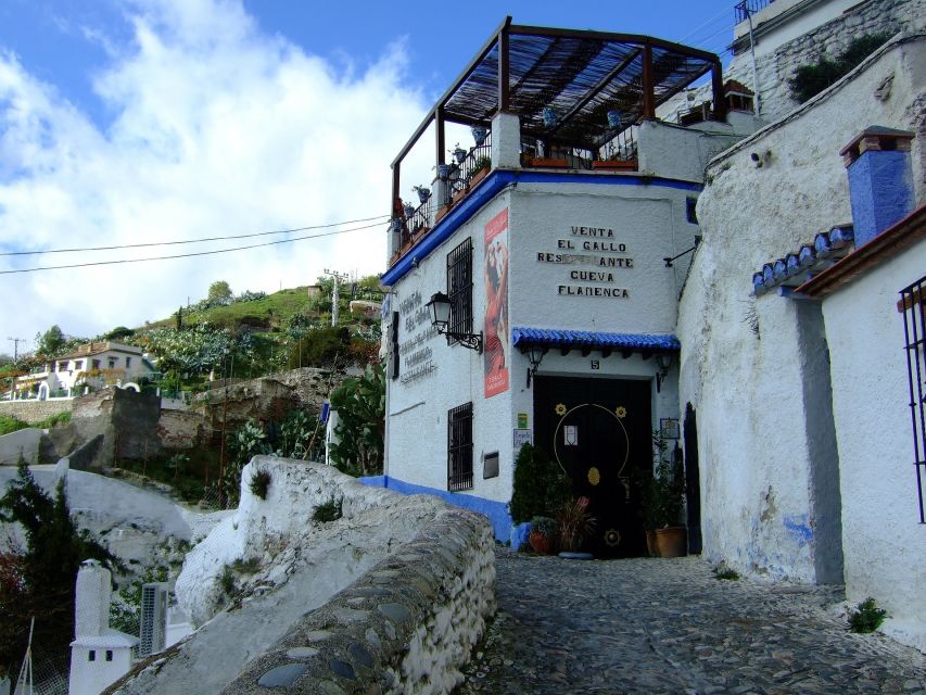 Granada: Albaicín, Sacromonte & Museum of Caves Walking Tour - Starting at Plaza Nueva and riding toward the hills