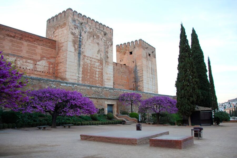 Granada: Alhambra and Charles V Palace Tour - Charles V Palace: a Christian building inside a Muslim fortress