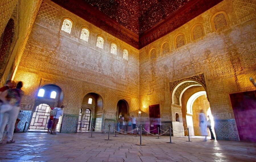 Granada: Alhambra and Nasrid Palaces Private Tour - Is $330 per person a fair price?