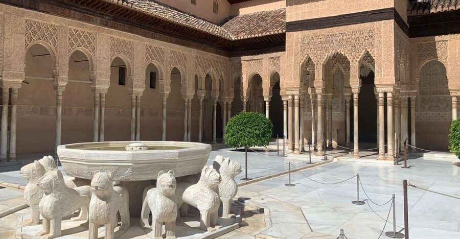 Granada: Alhambra Complex Guided Tour with Ticket - Why the Alhambra needs a guide