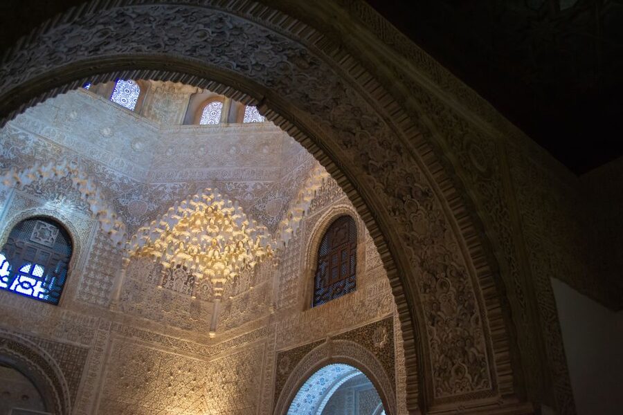 Granada: Alhambra Complex Guided Tour with Ticket - The Alcazaba and the soldier’s view