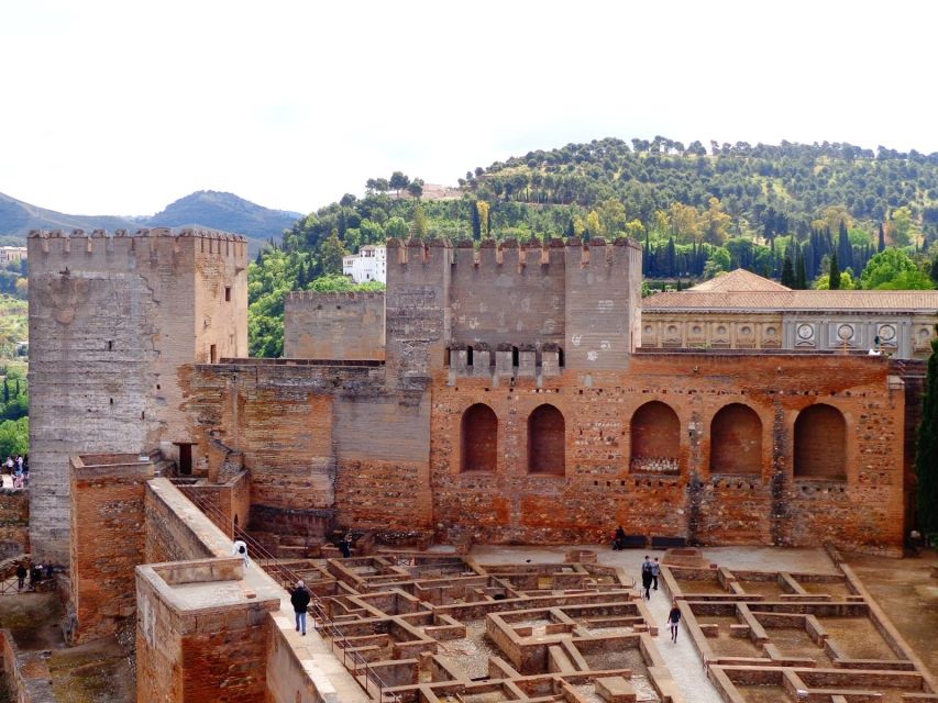 Granada: Alhambra Complex Guided Tour with Ticket - Carlos V Palace and the later chapter