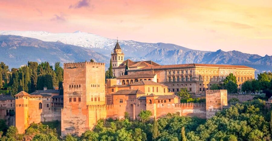 Granada: Alhambra Entry Ticket with Audio Guide - Why this Alhambra ticket works well for independent visitors