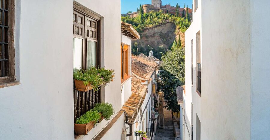 Granada: Alhambra Full Complex & Andalusi Monuments Tickets - Generalife gardens bring a softer rhythm
