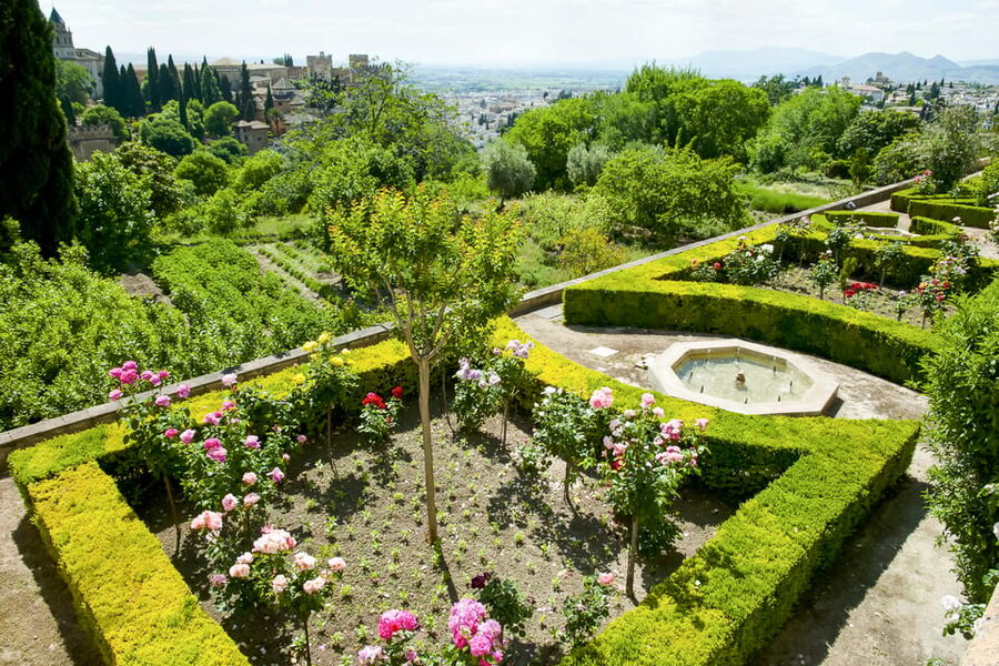 Granada: Alhambra Gardens and Generalife Ticket - Entering at the Access Pavilion