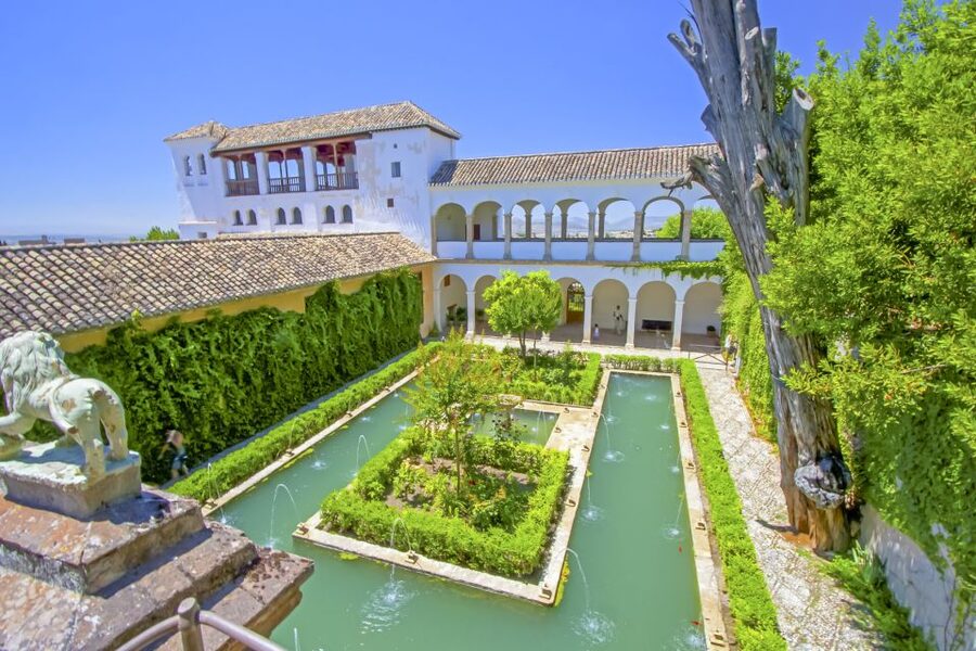 Granada: Alhambra, Nasrid, and Generalife Private Tour - Is $341 Per Person Good Value?