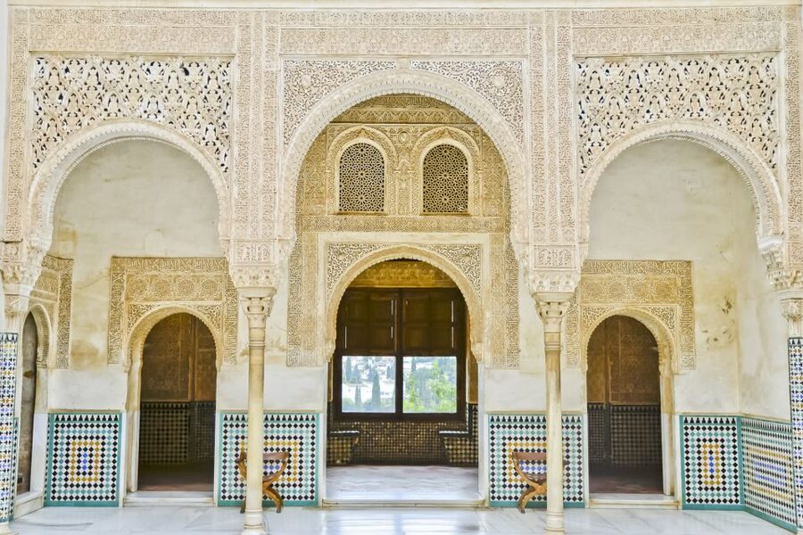 Granada: Alhambra, Nasrid, and Generalife Private Tour - Practical Tips for a Smoother Visit