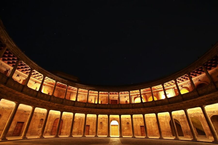 Granada: Alhambra Night Visit Entry Ticket - Choosing between the Nasrid Palaces and Generalife