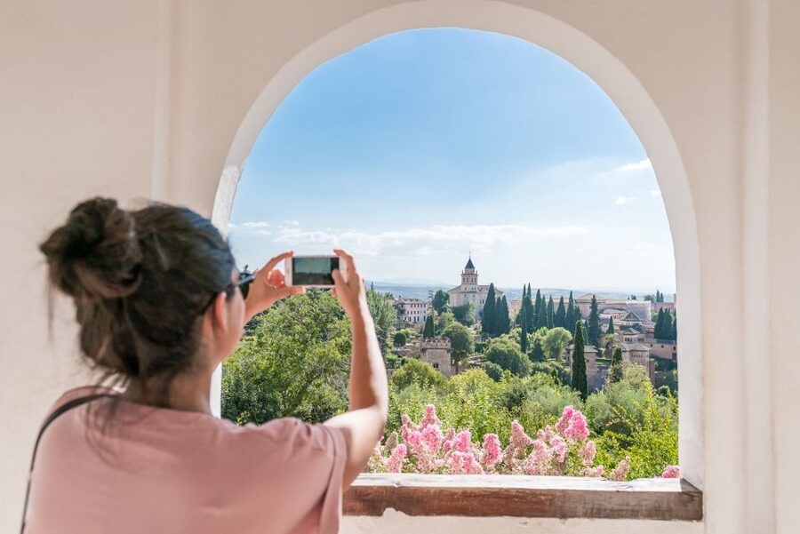 Granada: Alhambra Ticket and Guided Tour with Nasrid Palaces - Why a guide makes the Alhambra easier to understand