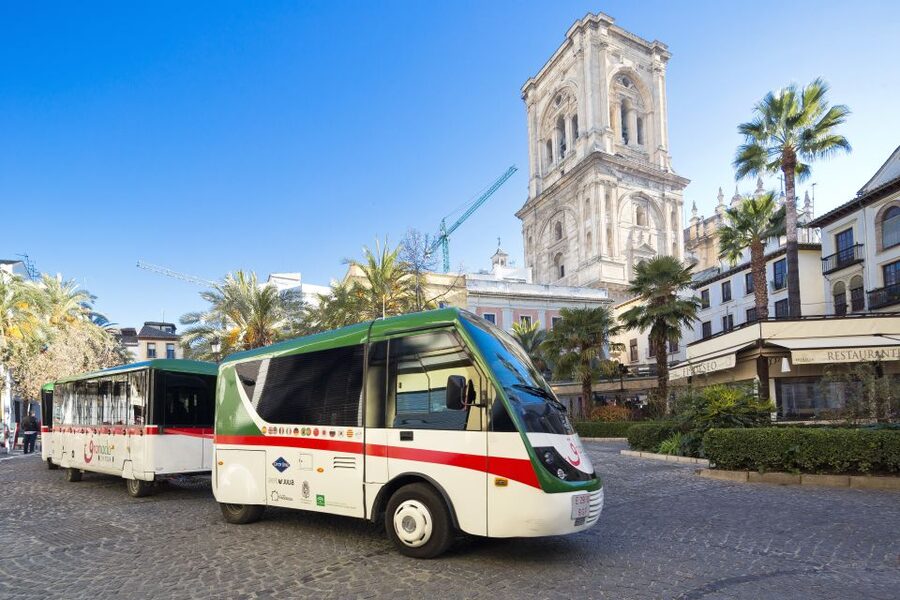 Granada City Train 1 or 2-Day Hop-On Hop-Off Ticket - Alhambra and Puerta de la Justicia