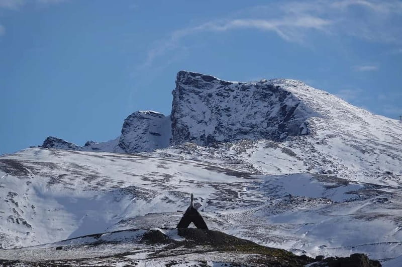 Granada: Sierra Nevada Safari Tour to 2500 m with a Drink - Gold, snow, and the old mountain roads