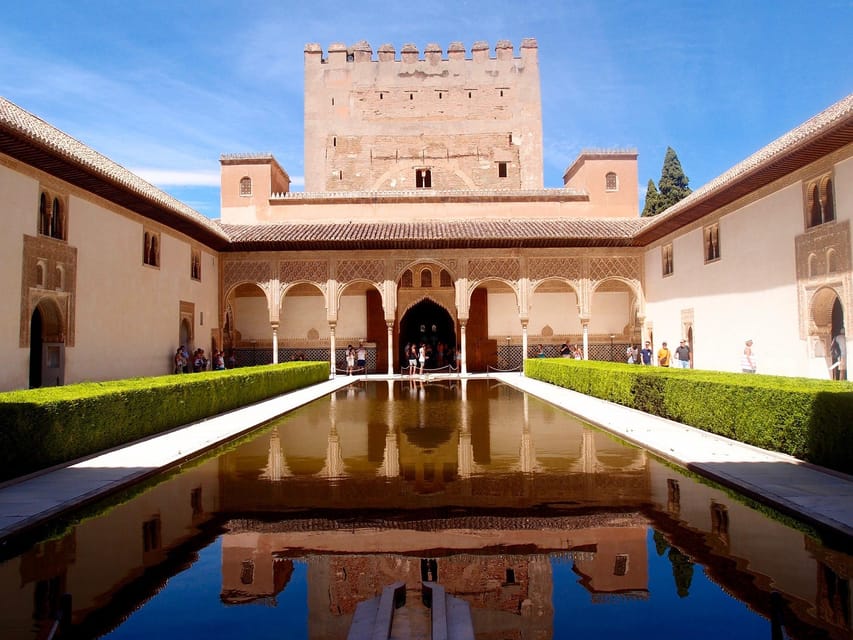 Granada: Tour of Alhambra, Generalife, and Nasrid Palaces - Meeting at P.º de la Sabica, 34