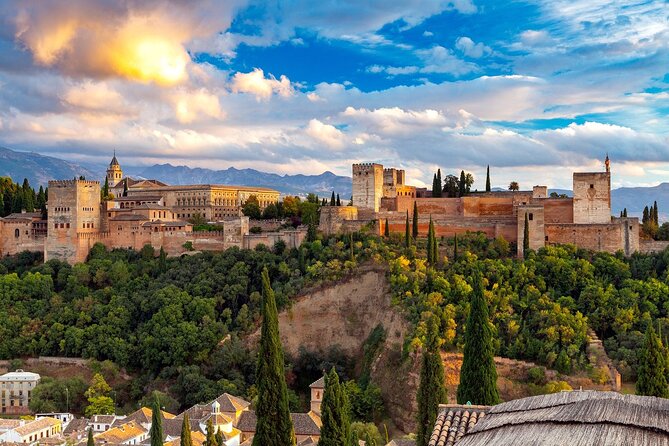 Guided Walking Tour of the Alhambra in Granada - What this Alhambra walk covers