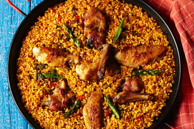 Interactive Paella & Market: Bottomless Wine & Rambla Views - Wine, conversation, and the social side
