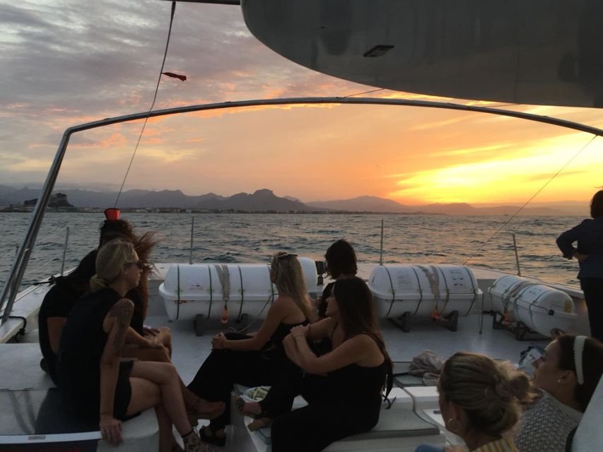 Jávea: 90-Minute Sunset Cruise with Glass of Cava - The sunset is the strongest reason to go
