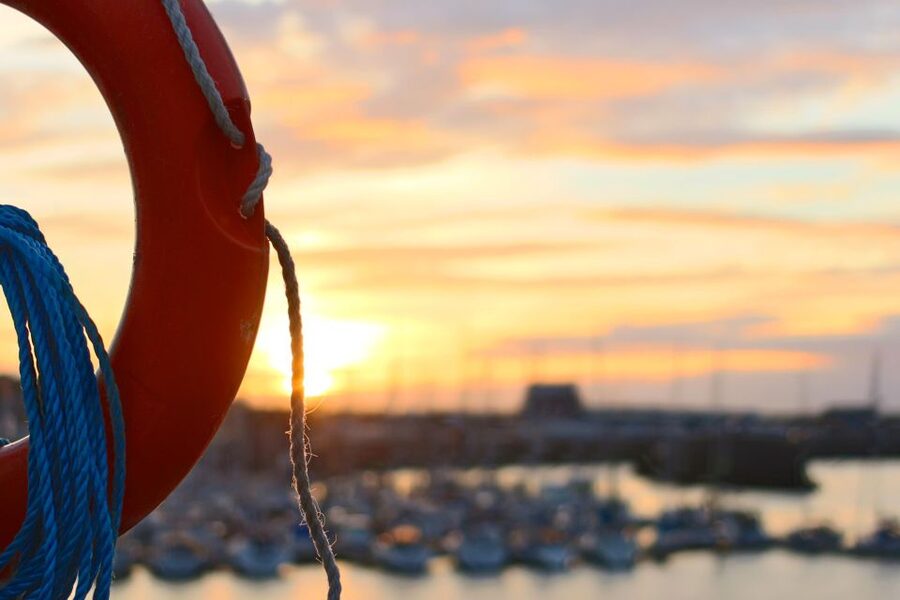 Jávea: 90-Minute Sunset Cruise with Glass of Cava - Music, conversation, and the sound of the sea