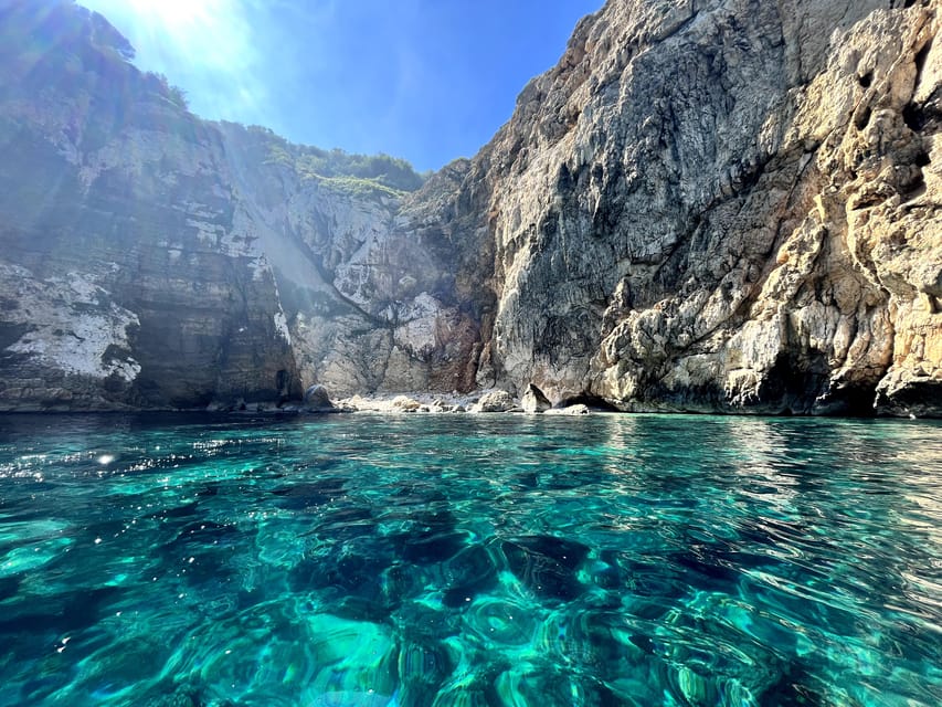 Jávea: Cala Portixol Kayak Tour with Snorkel & Cliff Jumping - Cala el Pom and its clear water