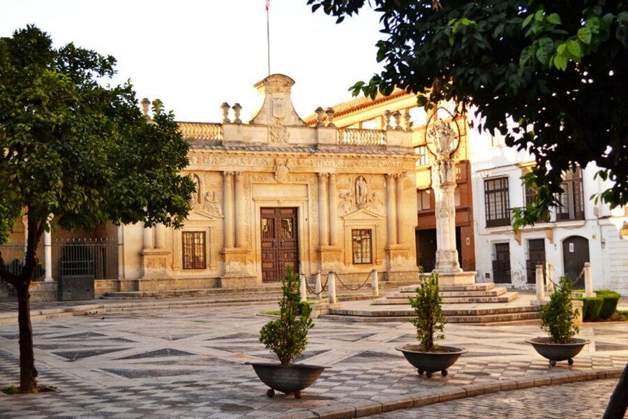Jerez: Historic Center Guided Tour - The cathedral’s Gothic, Baroque, and Neoclassical fronts