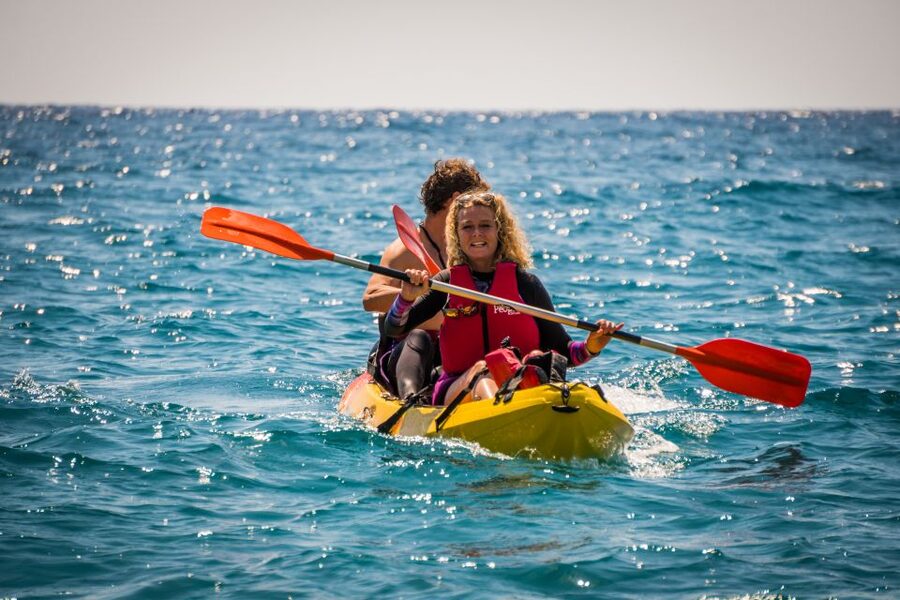 La Herradura: Cerro Gordo Natural Park Kayak & Snorkel Tour - Why Cerro Gordo is the right setting for a kayak tour