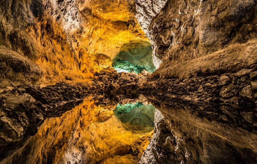 Lanzarote: Cueva de los Verdes & Jameos del Agua Tour - The bus ride and pickup details