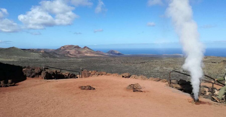 Lanzarote: Day Tour for Cruise Passengers - Meeting your guide near Marina Lanzarote