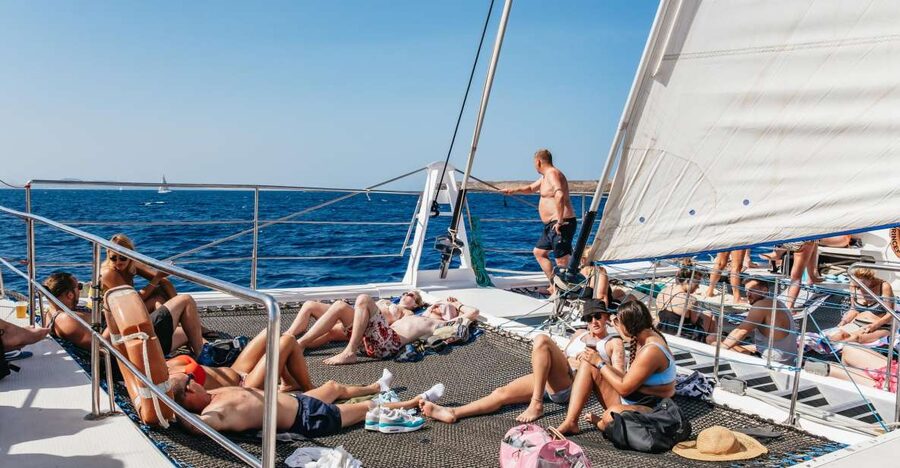 Lanzarote: Day Trip to the Papagayo Beaches by Catamaran - Seeing the Costa de Papagayo from the water