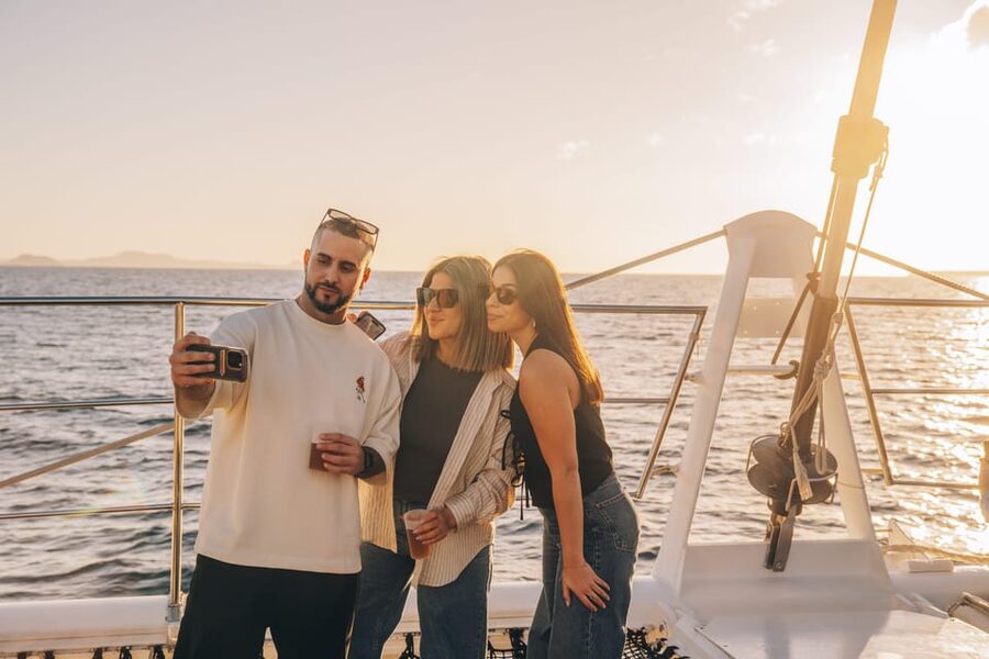 Lanzarote: Dolphin-Watching Sunset Cruise with Transfers - Who should book this cruise?
