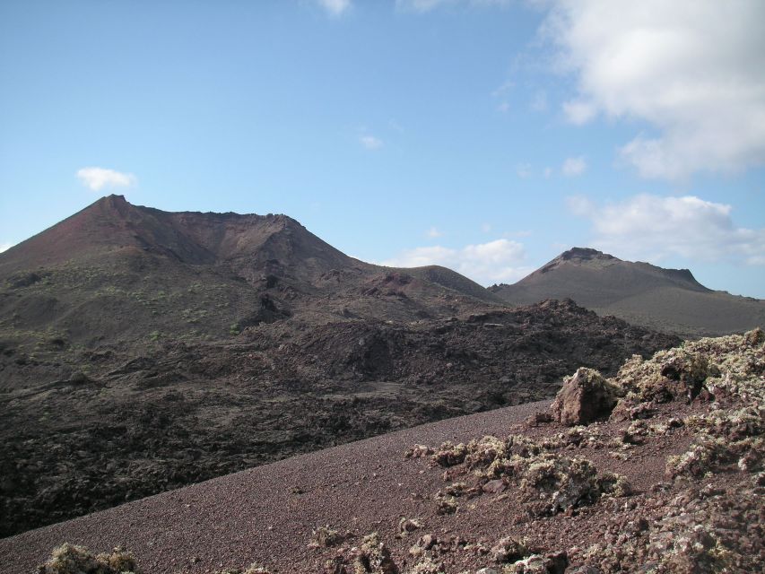 Lanzarote: Guided Volcano Hike with Transfers - Climbing to the crater rim