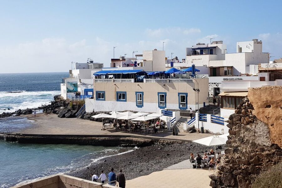 Lanzarote: Return or 1-Way Ferry to Fuerteventura with Wifi - Choosing a return ticket or one-way crossing