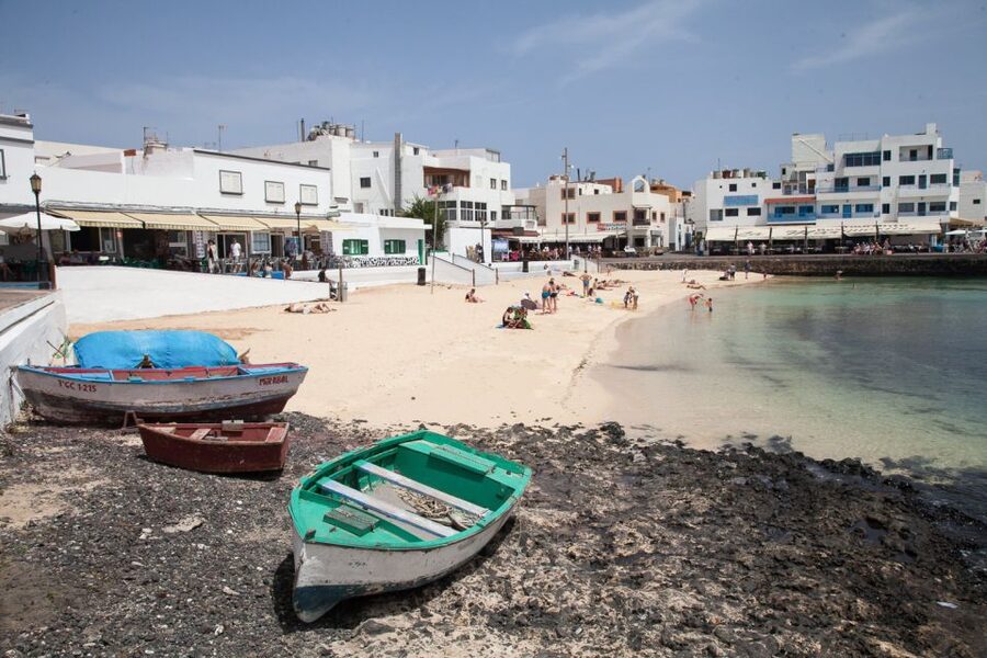 Lanzarote: Return or 1-Way Ferry to Fuerteventura with Wifi - What the $23 price really covers