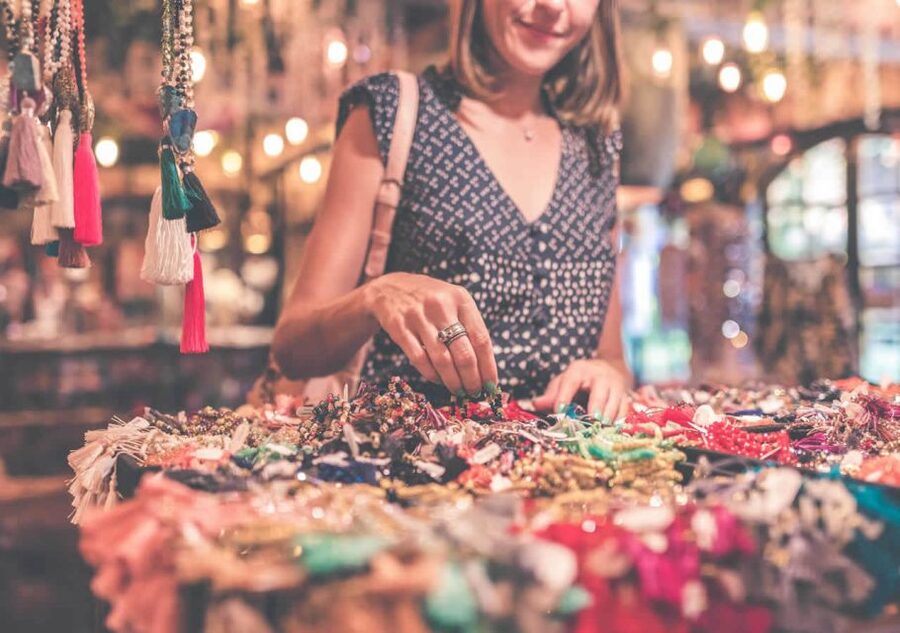 Lanzarote: Teguise Handicraft Market and La Graciosa Island - Key points at a glance