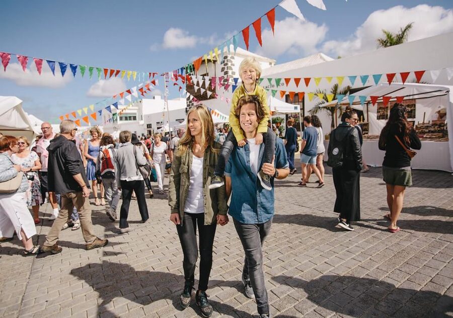 Lanzarote: Teguise Handicraft Market and La Graciosa Island - Why this Sunday combination works